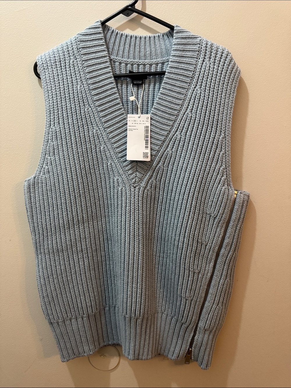 Women’s Light Blue Ribbed Knit V-Neck Sweater